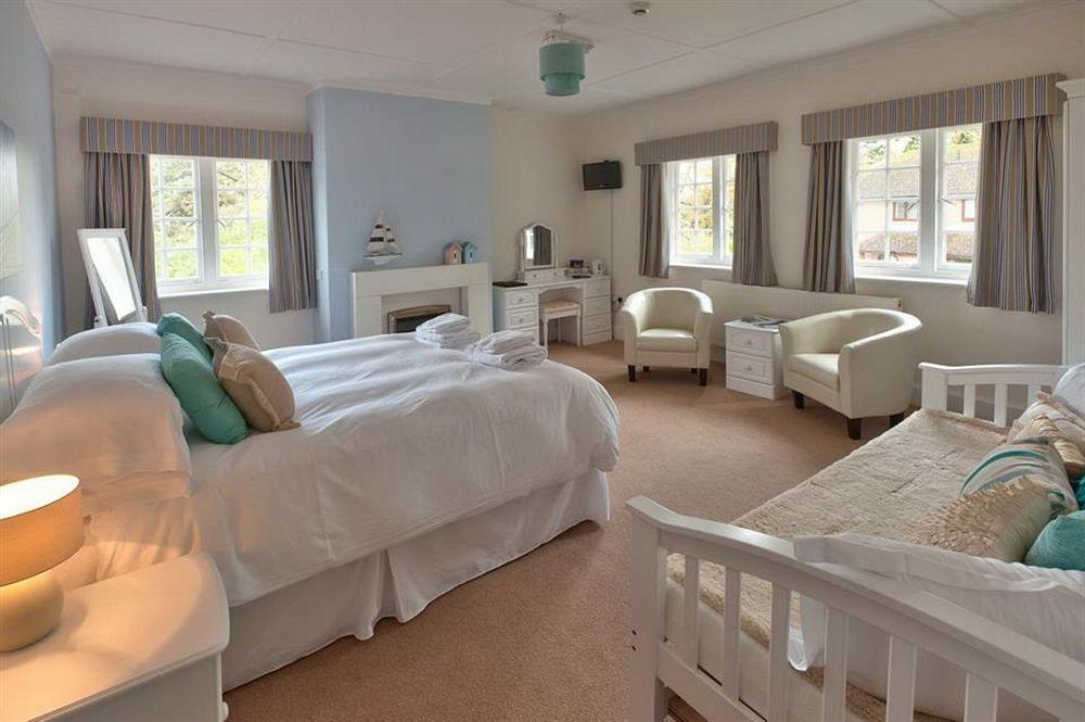 The Fishbourne Bed & Breakfast Fishbourne  Екстериор снимка